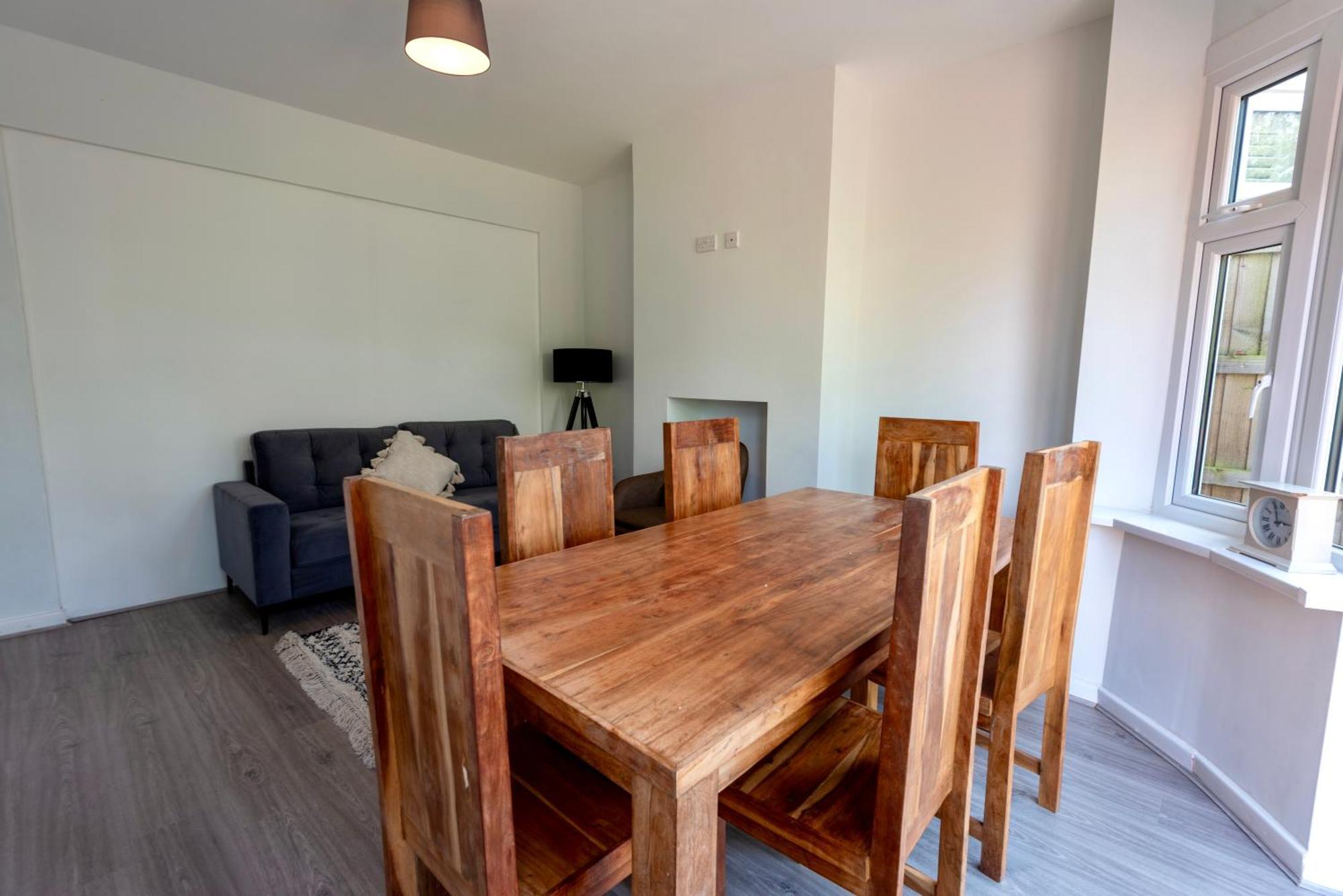 Single Room In Brand New 5 Bedroom Home BW Room 2 ソリフル エクステリア 写真