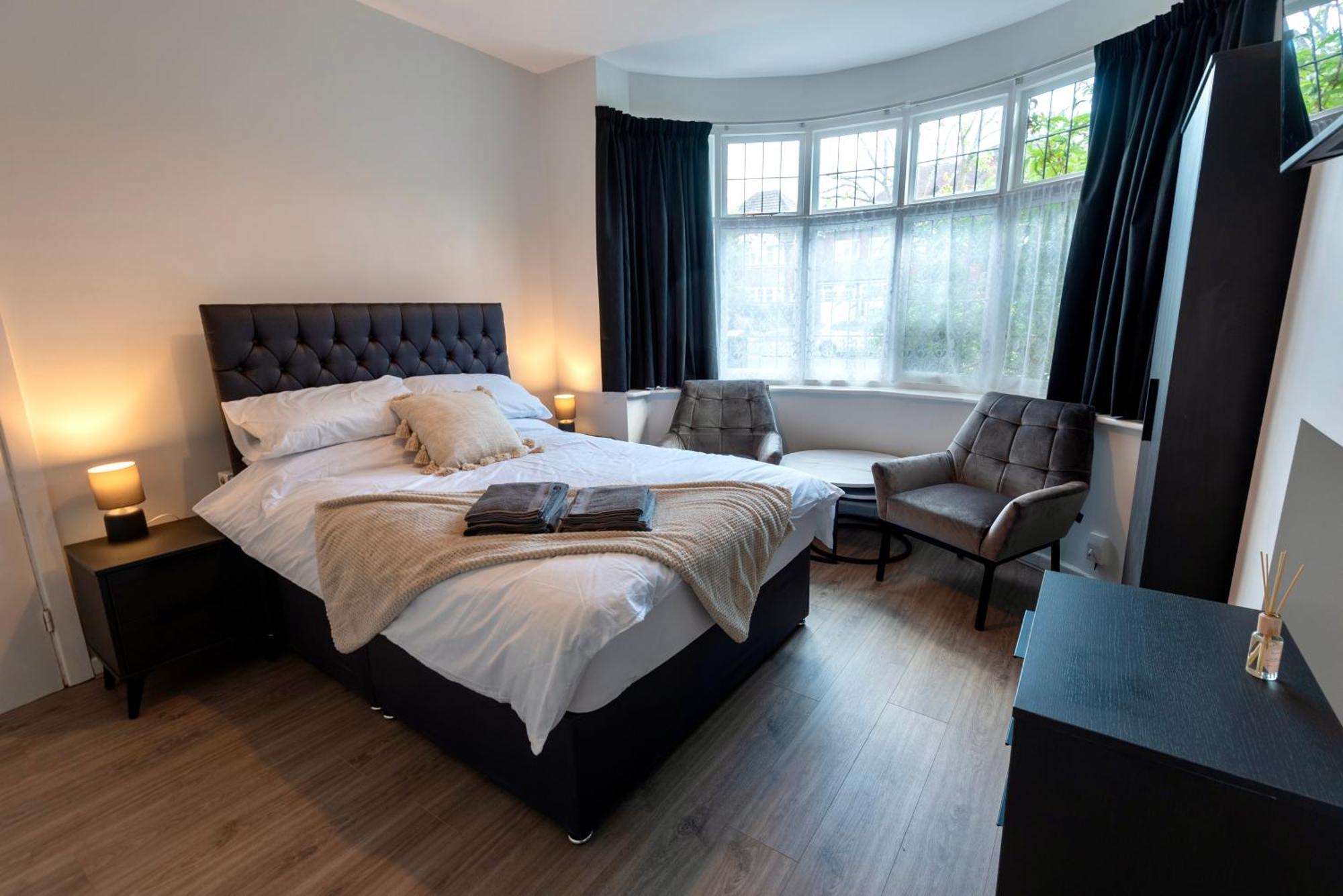 Single Room In Brand New 5 Bedroom Home BW Room 2 ソリフル エクステリア 写真