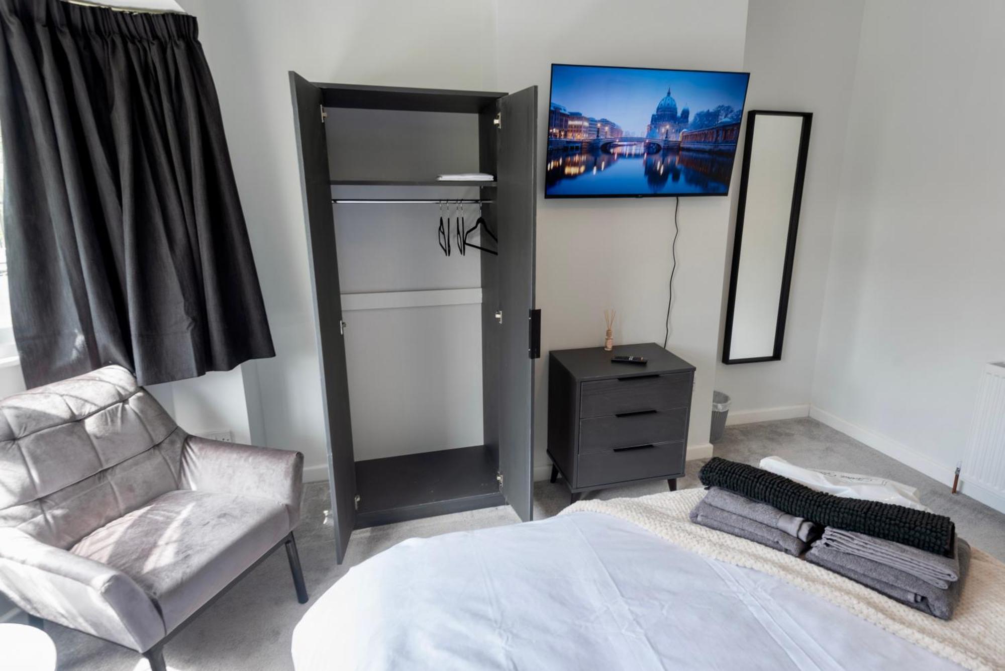 Single Room In Brand New 5 Bedroom Home BW Room 2 ソリフル エクステリア 写真
